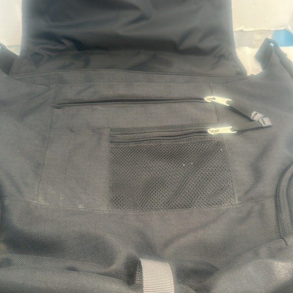 Eddie Bauer Large Laptop Messenger Bag - Picture 6 of 8